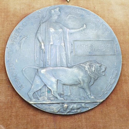 961 - A WWI medal group with death plaque to: Arthur William Holland, British War Medal, 1914-1915 Star an... 