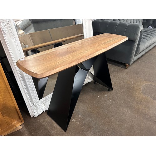 3096 - Lucio console table *This lot is subject to Vat