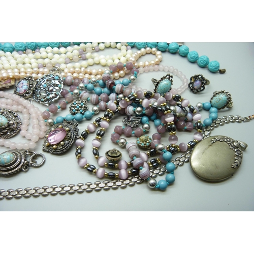 984 - A collection of costume jewellery