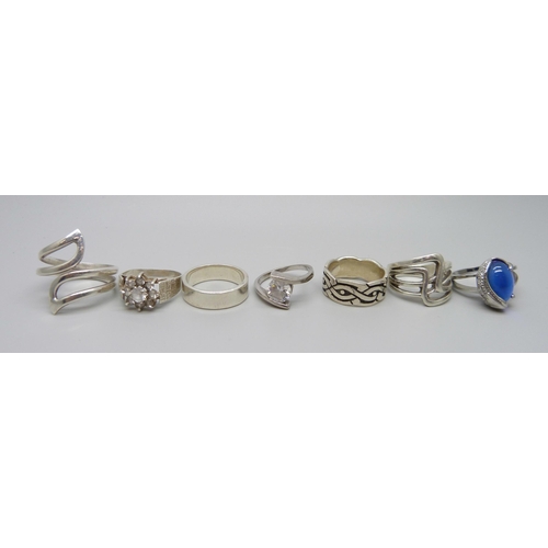 995 - Seven silver rings, 35g