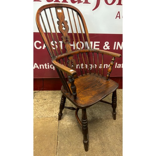 98 - A 19th Century elm Windsor chair