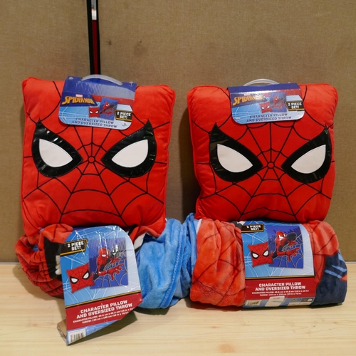 6199 - 2 x Spiderman Licensed Throw And Pillows (334-456,457/908) *This lot is subject to Vat