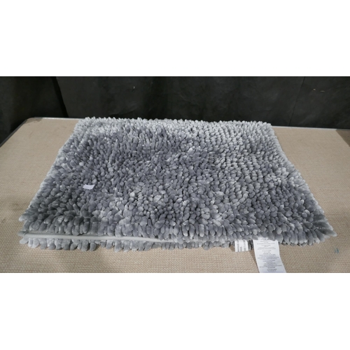 6329 - Town & Country Bath Mat and a Spa Retreat Bath Rug     (337-171,173) *This lot is subject to Vat