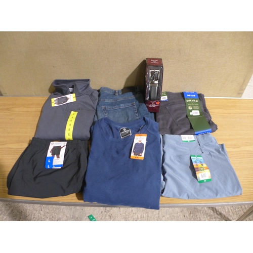 6229 - Quantity of mens clothing, to include Jeans, shorts, jumpers, etc, various sizes (335-86071) *This l... 