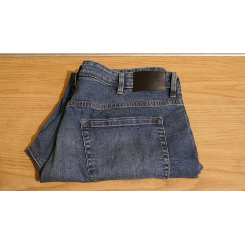 6229 - Quantity of mens clothing, to include Jeans, shorts, jumpers, etc, various sizes (335-86071) *This l... 