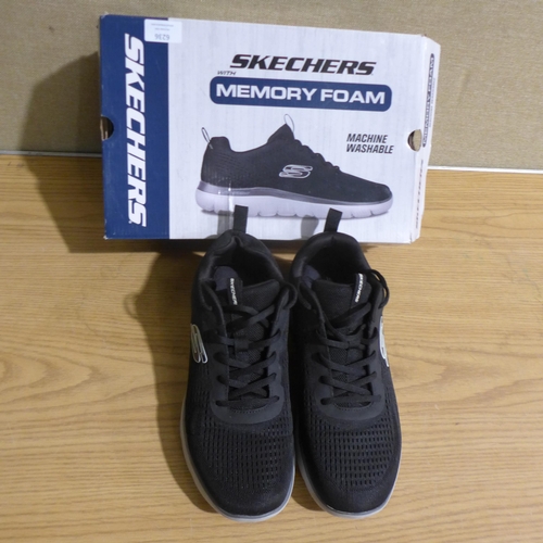 6236 - Skechers memory foam trainers, size UK 9 (335)  *This lot is subject to Vat