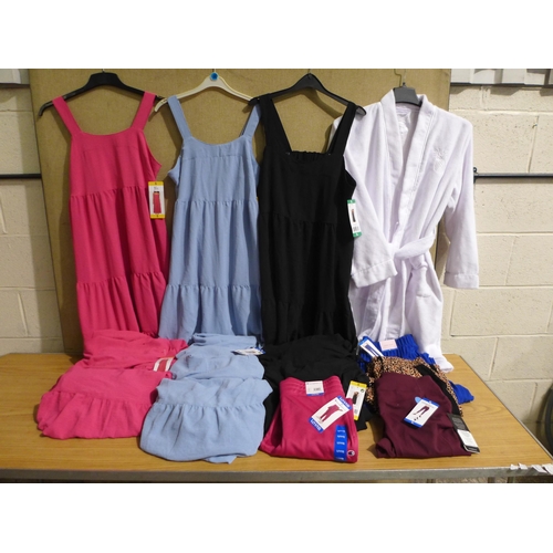 6268A - Quantity of women's clothing including, dresses, leggings, dressing gowns etc (325-85758) *This lot ... 