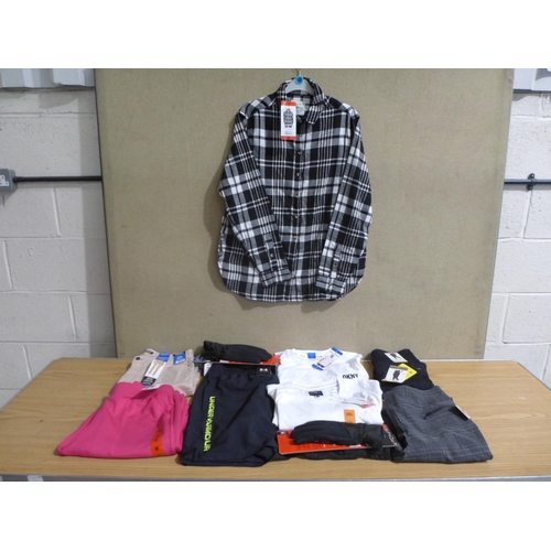 6268D - Quantity of mixes clothing including trousers, shirts, gloves, t-shirts etc, various sizes (325-8555... 