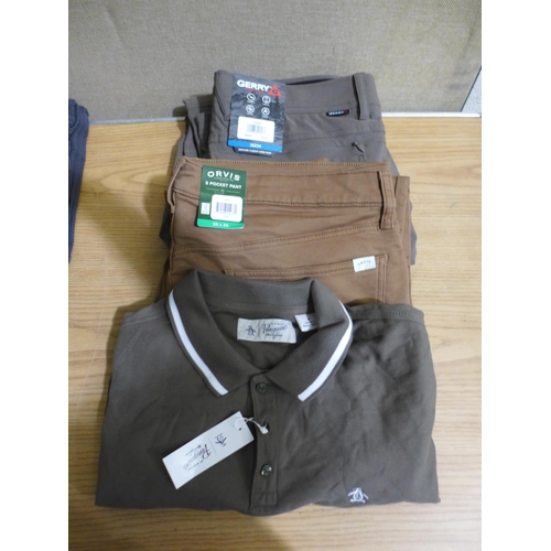 6268M - Quantity of mens clothing to include, jeans, trousers, shorts, shirts, etc., various sizes (335-8607... 