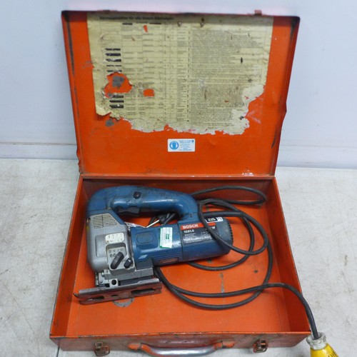 5034 - A Bosch jigsaw, a ladder m8, a Bosch hammer drill and tray of various hand tools