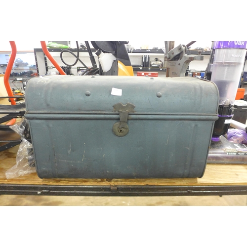 5299 - A vintage metal trunk