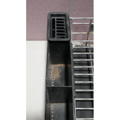 6117 - Sabatier  Expandable Dishrack (sold as scrap)  (336-88) *This lot is subject to Vat