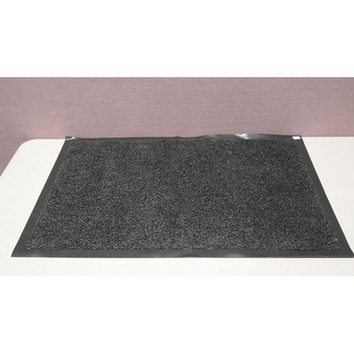 6123 - Two Washable Indoor Mat and Two Michelin Hydroedge 21