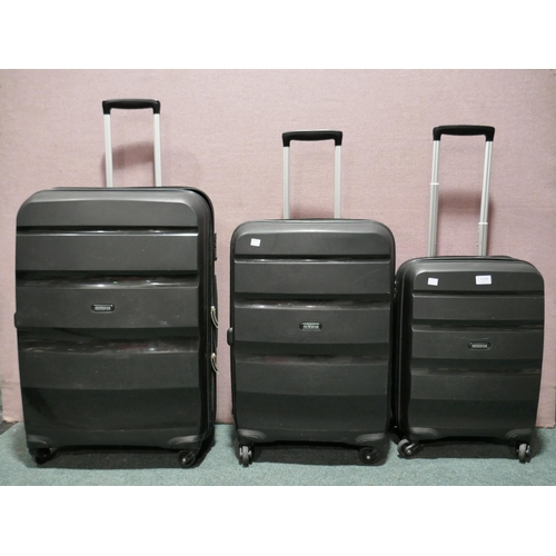 6126B - American Tourister Bon Air 3 piece Black hard shell  suitcases (large case zip fault) Original RRP £... 