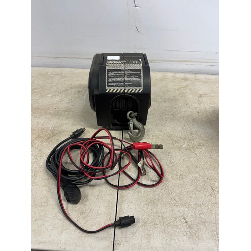 5019 - A 2000 lbs capacity electric winch