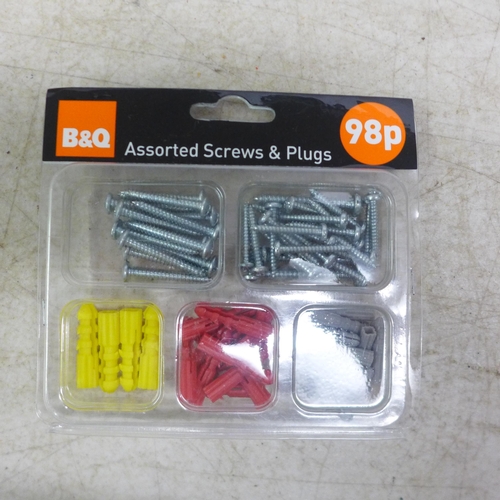 5037 - 2 boxes of 20 packs of wall plugs and screws - 40 packs in total