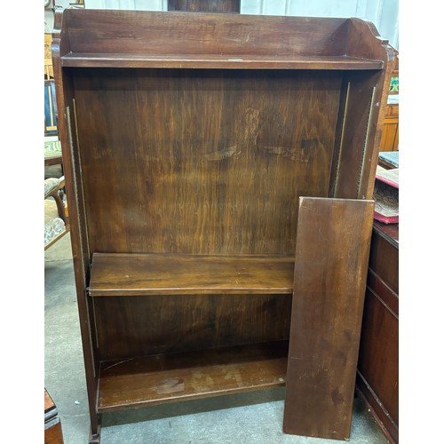 192 - An early 20th century beech open bookcase