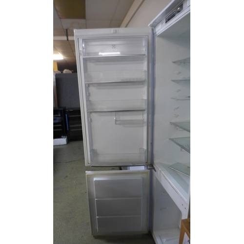 4023 - Electrolux 60/40 Fridge Freezer (( Transit Damaged)) ENN2853COV (458-213) *This lot is subject to Va... 