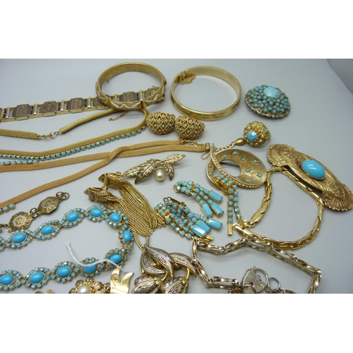 1011 - A collection of gold tone jewellery, some set with imitation turquoise