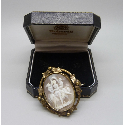 1014 - A Victorian gilt metal cameo brooch, 4.4 x 4cm