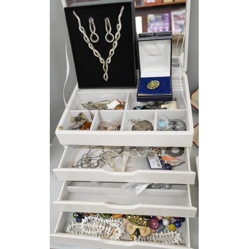 1019 - A box of mixed costume jewellery **PLEASE NOTE THIS LOT IS NOT ELIGIBLE FOR IN-HOUSE POSTING AND PAC... 