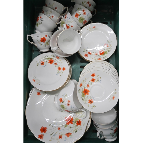 1047 - A Colclough tea set, cups, sauces, sugar bowl, milk jug, 11 plates and two large plates, together wi... 