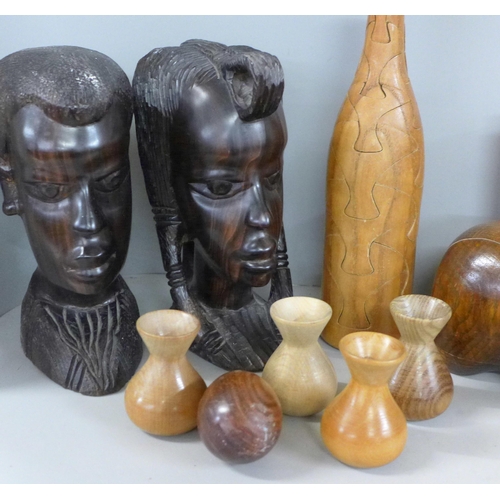 1064 - A pair of carved African busts and other treen **PLEASE NOTE THIS LOT IS NOT ELIGIBLE FOR IN-HOUSE P... 