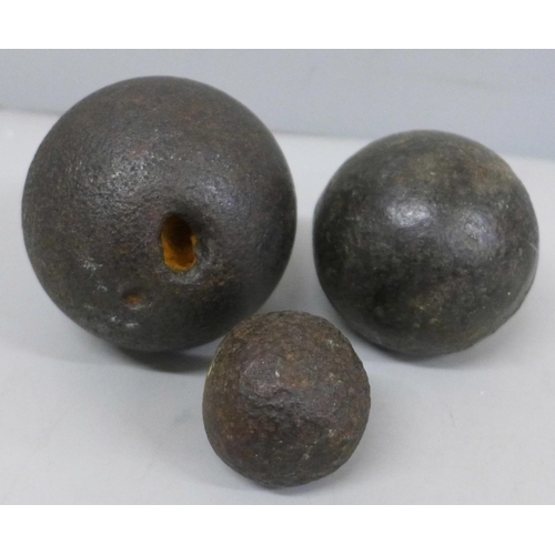 619 - Three civil war cannon balls