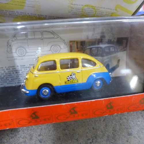 658 - A collection of nine Matchbox Hot Wheels, Oxford models including a CKO tin caravan, Tuk-Tuk and car... 