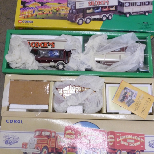 662 - A Corgi Classics 11201 Circus ERF KV Artic with cages, lions, tigers, pedestal and tamer, 24801 Show... 