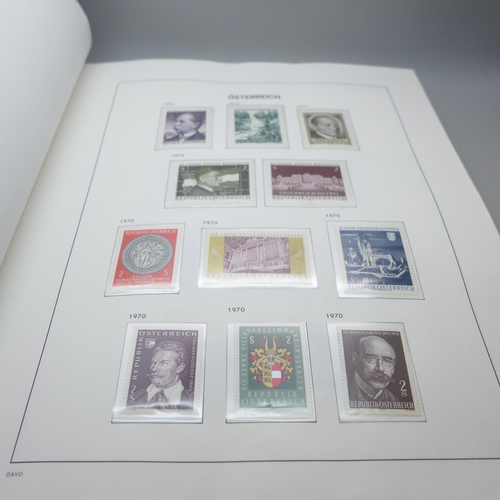 676 - A Davo printed album for Austrian stamps 1997 with mint collection, (cataloging £750+)