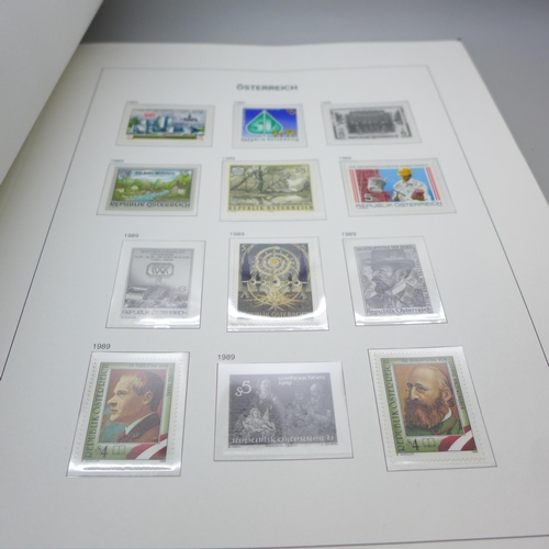 676 - A Davo printed album for Austrian stamps 1997 with mint collection, (cataloging £750+)