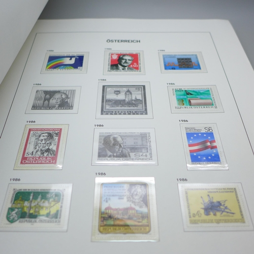 676 - A Davo printed album for Austrian stamps 1997 with mint collection, (cataloging £750+)