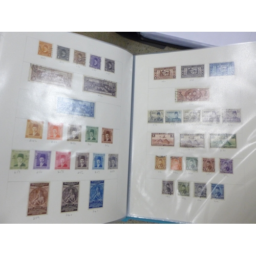 681 - Stamps; a world stamp collection in six files