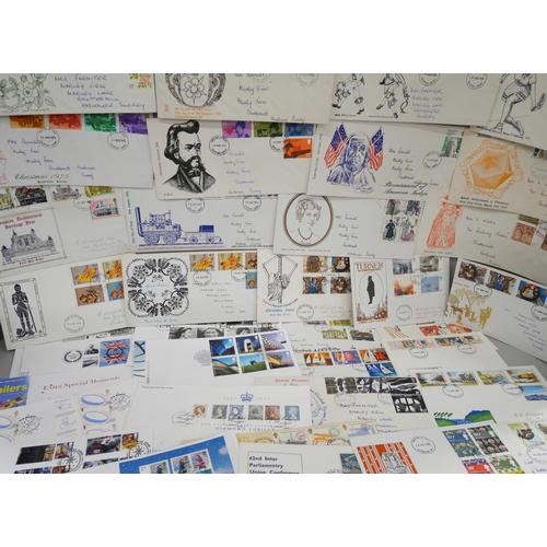 716 - Stamps; Great Britain, collection of approximately 500 pristine first day covers mainly 2000-2008 wi... 