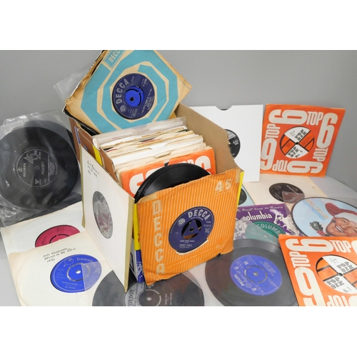 722 - Four Elvis flexi discs and a collection of 1950s and 60s 45rpm records, (100)