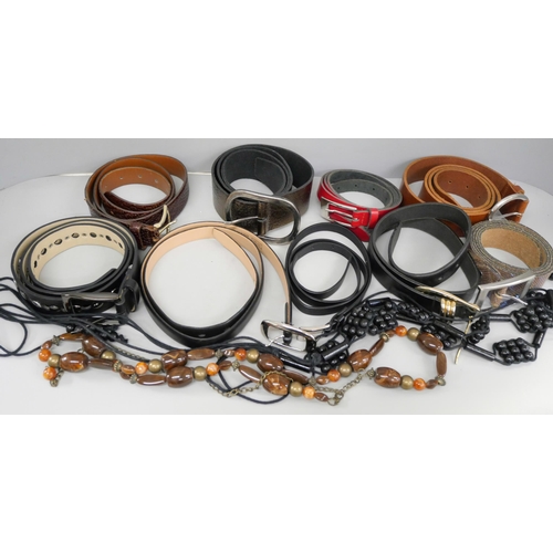 752 - Seven leather belts including Dents and four others, (11)