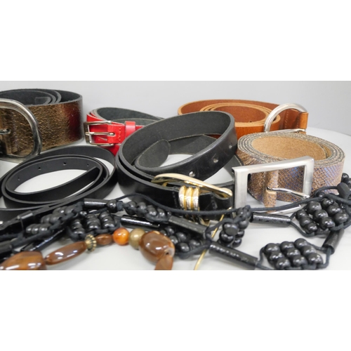 752 - Seven leather belts including Dents and four others, (11)