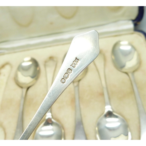 841 - A cased set of six Mappin & Webb silver rattail spoons, Sheffield 1924, 47g