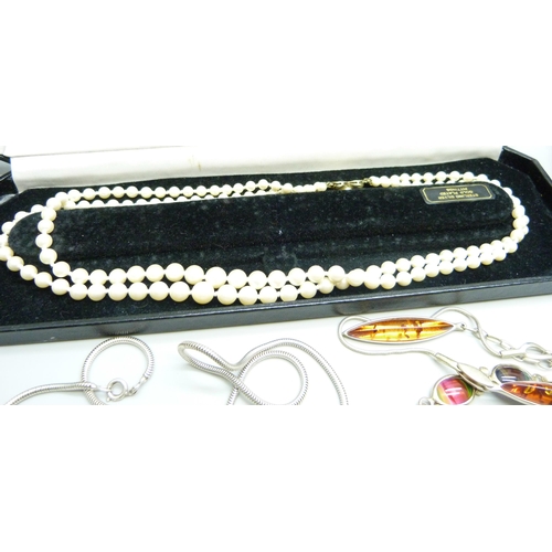 843 - A collection of silver jewellery, 148g, a faux pearl necklace with silver clasp, a Sarah Coventry br... 