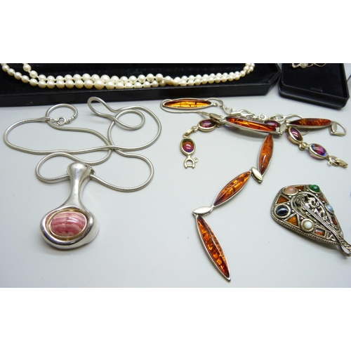 843 - A collection of silver jewellery, 148g, a faux pearl necklace with silver clasp, a Sarah Coventry br... 