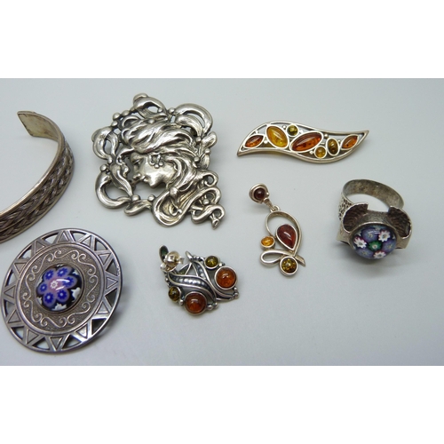 899 - A white metal Art Nouveau style brooch together with a collection of silver and white metal jeweller... 