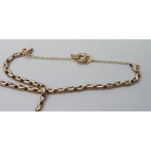 922 - A 9ct gold belcher chain, clasp requires repair, 10.5g, 45cm