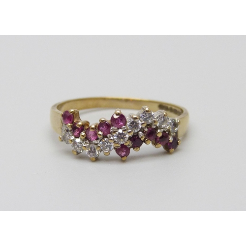 936 - A 9ct gold, ruby and zircon ring, 1.4g, K