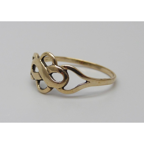 938 - A 9ct gold Celtic knot ring, 1.2g, L