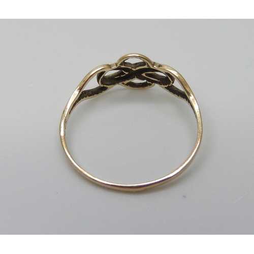 938 - A 9ct gold Celtic knot ring, 1.2g, L