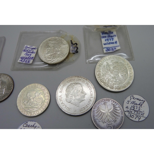 962 - Coins; collection of worldwide silver coins, 1948 Czech 100 korun, 14g, 50% + 1969 50 Escudos 18g, 6... 