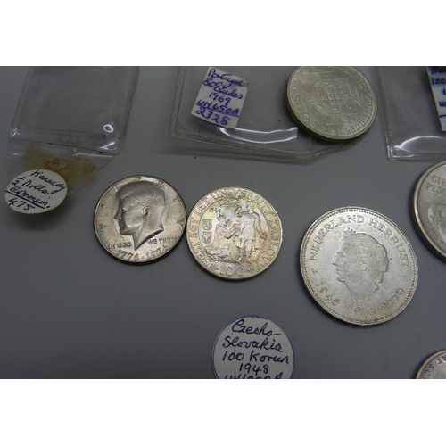 962 - Coins; collection of worldwide silver coins, 1948 Czech 100 korun, 14g, 50% + 1969 50 Escudos 18g, 6... 