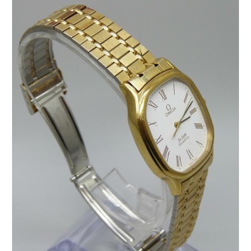 966 - An Omega De Ville wristwatch, 33mm including crown, on an Omega bracelet