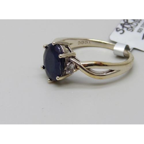 986 - A silver gilt sapphire and white topaz ring, S